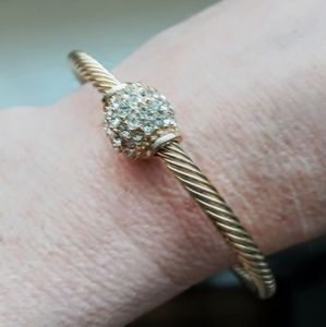 NWOT Gold bracelet with a rhinestone ball